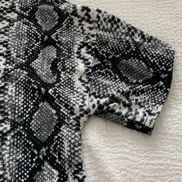 She & Sky women’s tee shirt, snakeskin fabric, size medium. - Picture 2 of 6